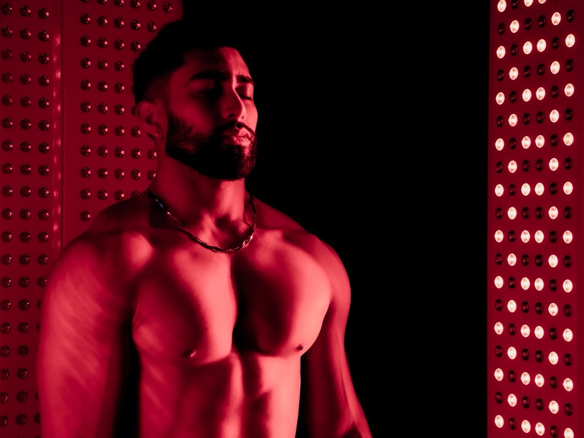 Red light at the SoliVana Wellness Lab